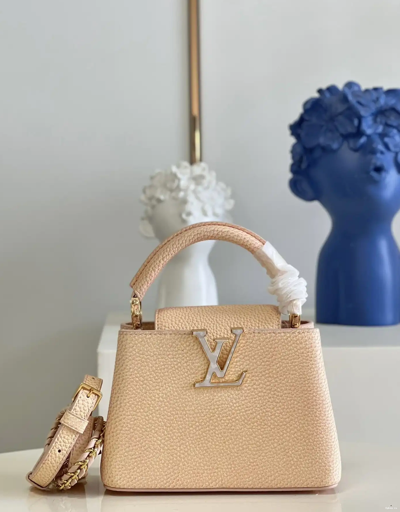 CAPUCINES VUITTON LOUIS MINI 0613